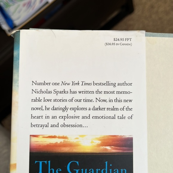 The Guardian by Nicholas sparks. A novel by the #1 NY Times bestselling author - Picture 3 of 4